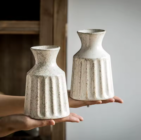 Vintage Ceramic Vase (17 × 11 cm)